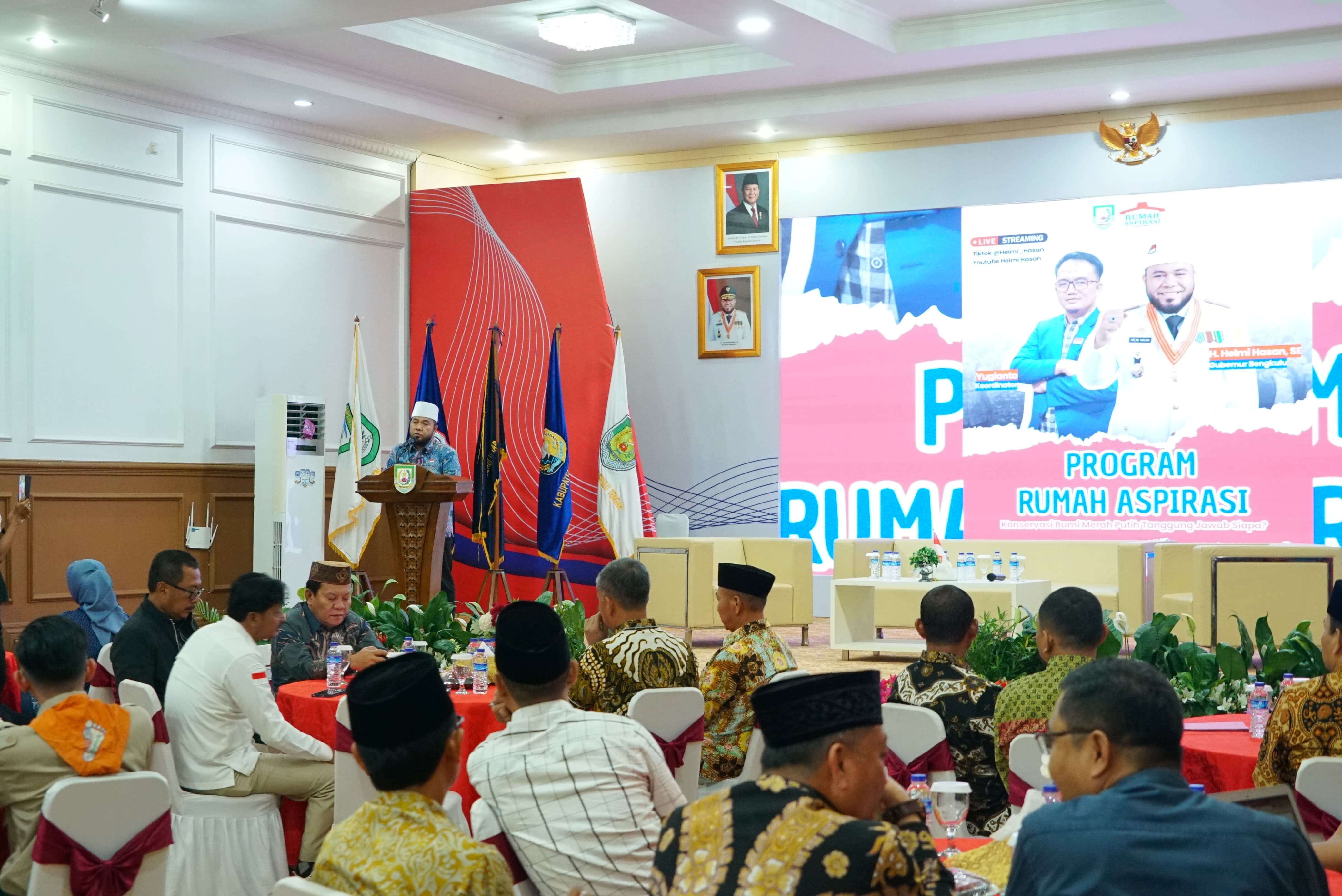 Petarung MMA Bengkulu Terima Penghargaan dari Gubernur Helmi Hasan