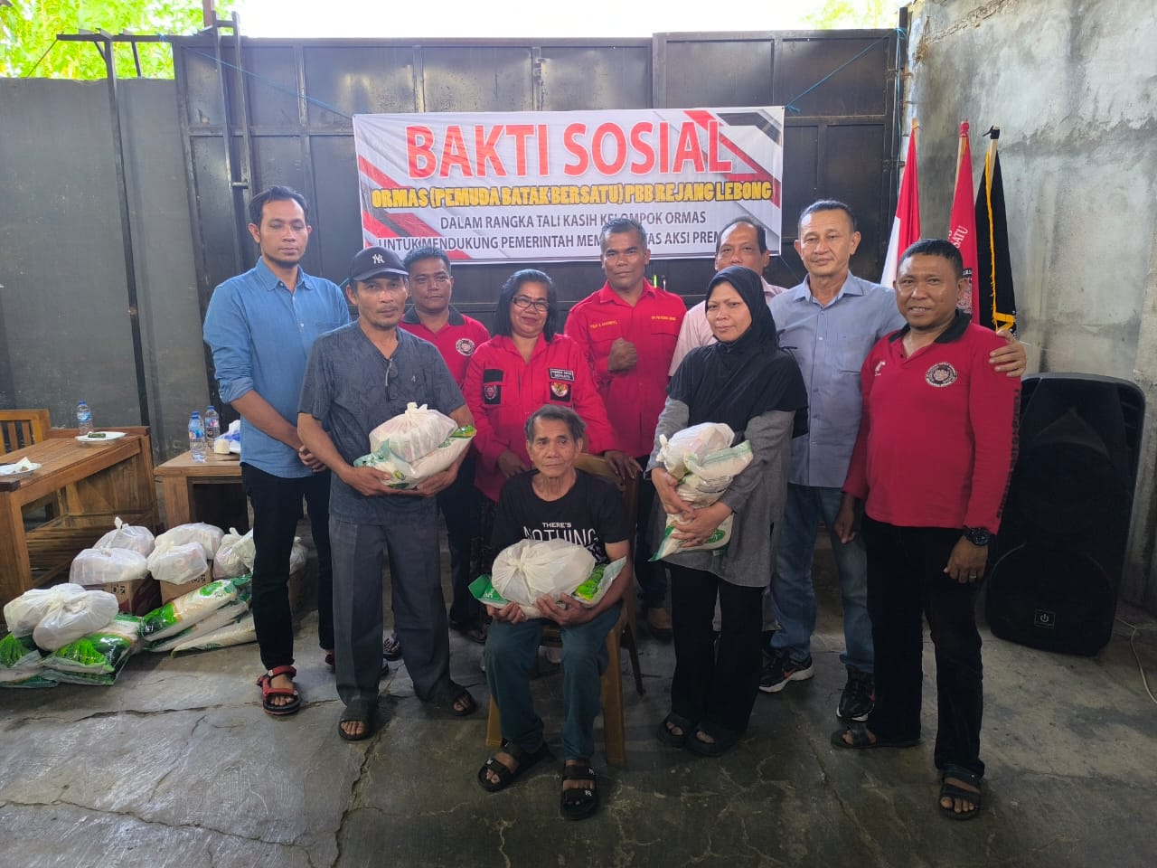 PBB Rejang Lebong Salurkan Bantuan Sosial untuk Warga yang Membutuhkan