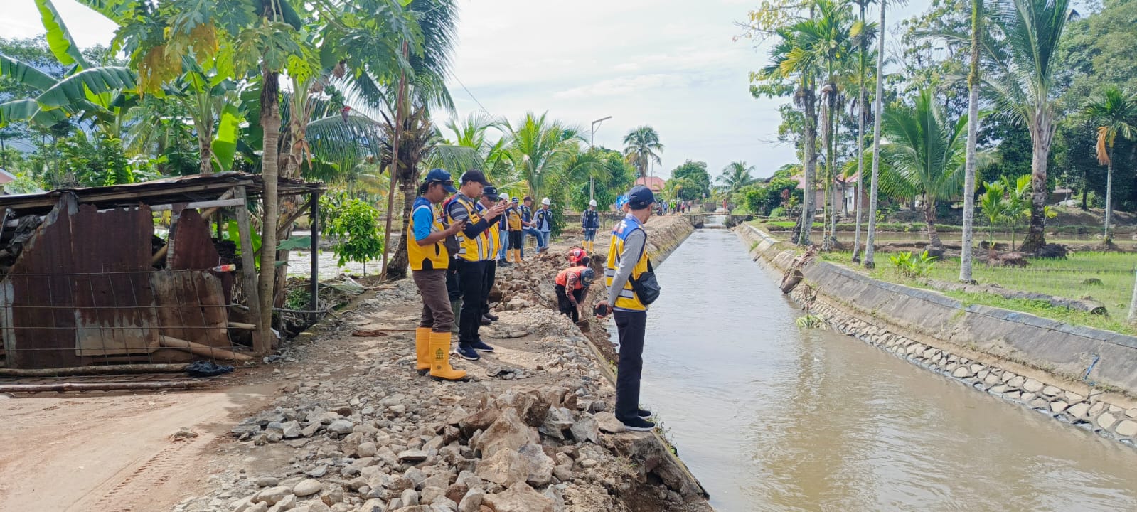 Apresiasi Masyarakat dan Kepala Desa Terhadap Rehabilitasi Irigasi D.I Air Ketahun.