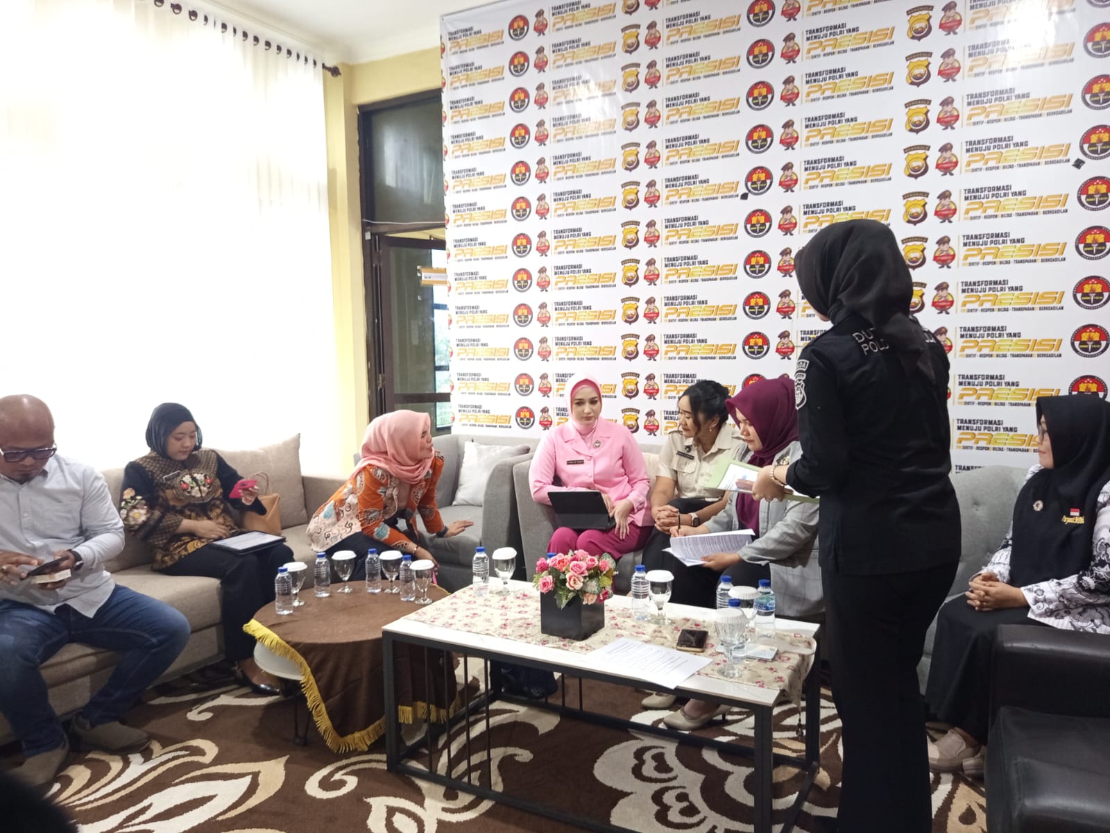 Polda Bengkulu Gelar Talkshow Sinergitas Sukseskan Program Makan Bergizi Gratis, di Ruangan Sub Penmas Bidhumas Polda Bengkulu, Kamis (6/11/2025).