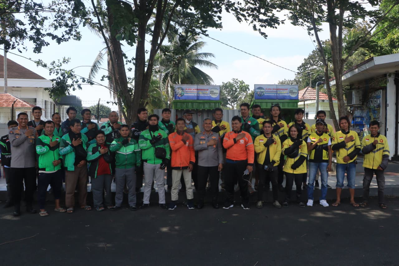Kapolda Bengkulu Tinjau Gerai Ojol Kamtibmas di Balai Buntar dan Dialog dengan Driver Online