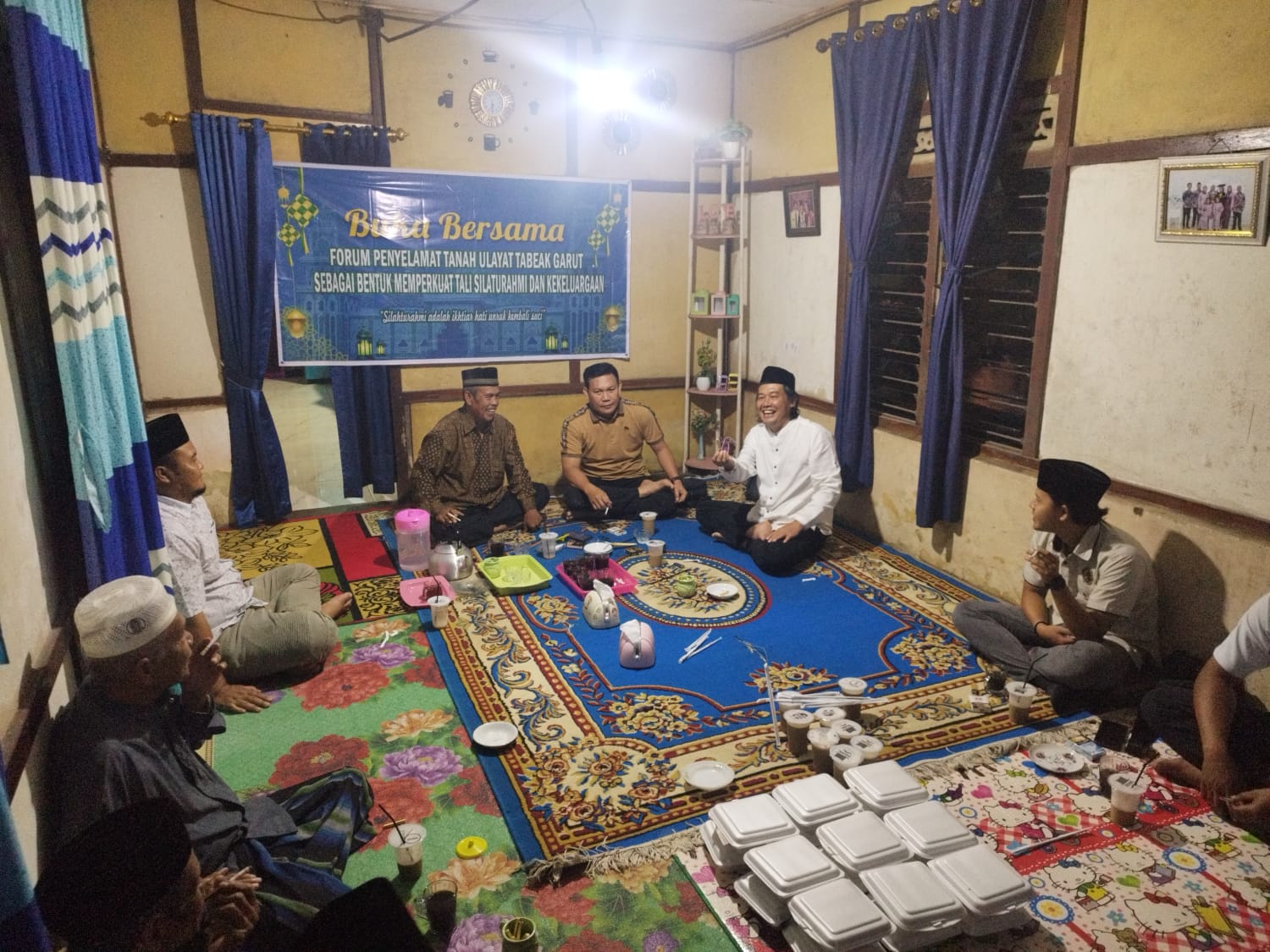 Buka Puasa Bersama, Forum Penyelamat Tanah Ulayat Tabeak Garut Pererat Kebersamaan Warga