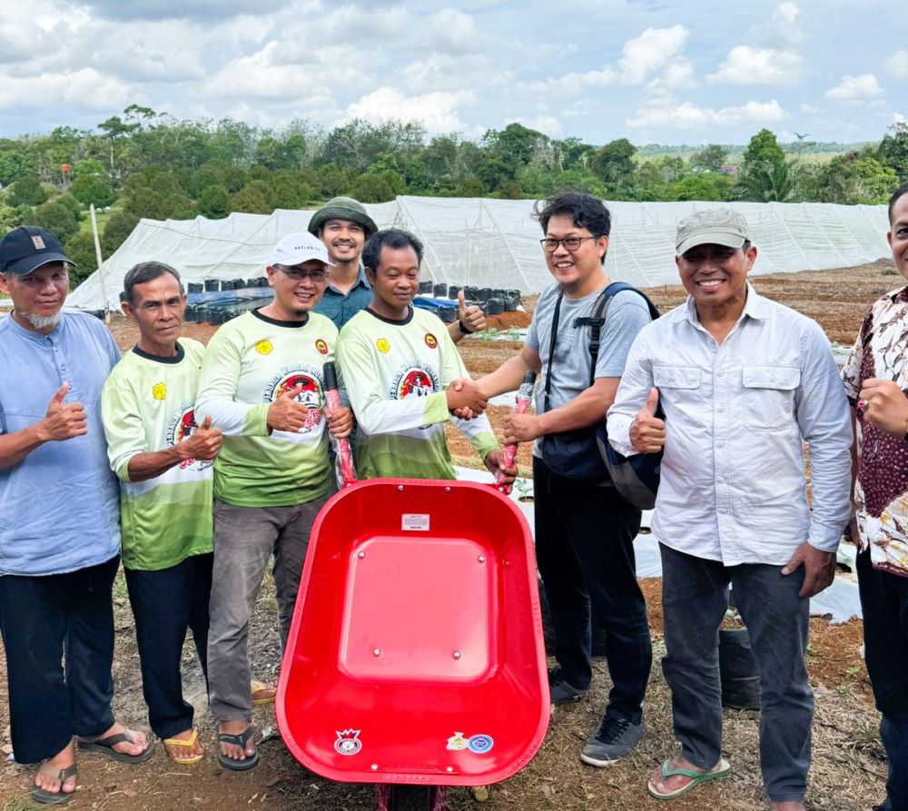 Kelompok Tani Jawara agro terima bantuan