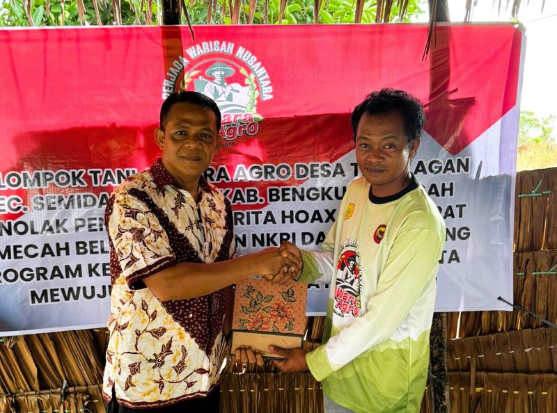 Kelompok Tani Jawara agro terima bantuan