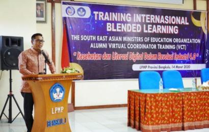  Dedy Ermansyah saat membuka secara resmi kegiatan Training International Blended Learning