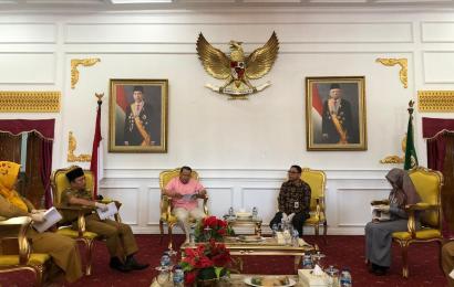 Gubernur Rohidin Mersyah 