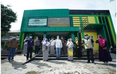 Gubernur serahkan APD 