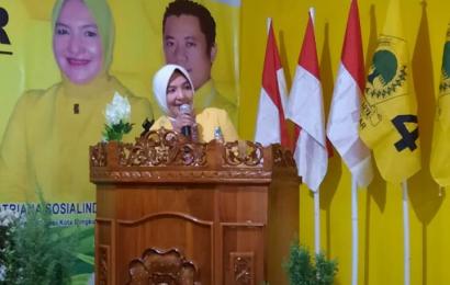 Ketua DPD Golkar Kota Bengkulu Patriana Sosialinda