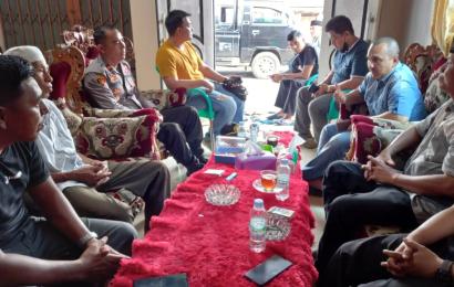 Kapolres RL Temui Keluarga Korban Pembunuhan Sadis Untuk Mediasi dan Pastikan Situasi Kondusif