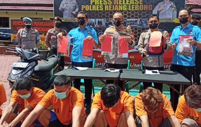 Bersama Suaminya, Wanita Cantik Diamankan Polres Rejang Lebong