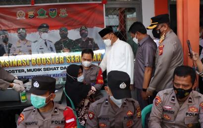 Gubernur Tinjau Gerai Vaksinasi Polres Rejang Lebong