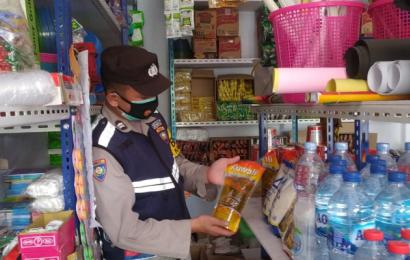Personil Polsek Bengko RL Pantau Harga Pangan