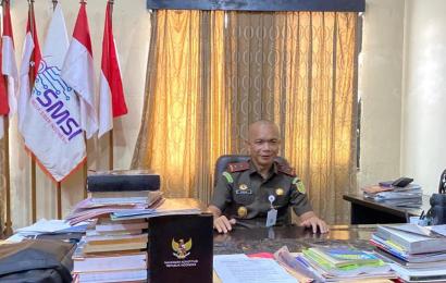 Koordinator Masyarakat Anti Korupsi Indonesia ( MAKI ) Boyamin Saiman