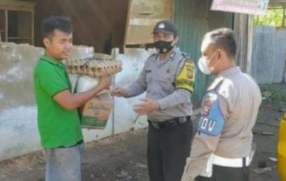  Polsek Muara Bangkahulu Bagikan sembako