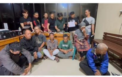 7 Orang Bandar dan Pemain Judi Online saat diamankan di Polda Bengkulu