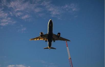 Tiket Pesawat Meroket, Saatnya Masyarakat Beralih?