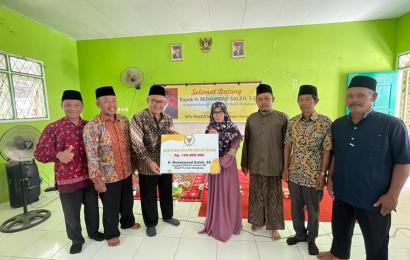 Anggota DPR RI M Saleh Salurkan Rp 690 Juta untuk 6 Madrasah di Bengkulu