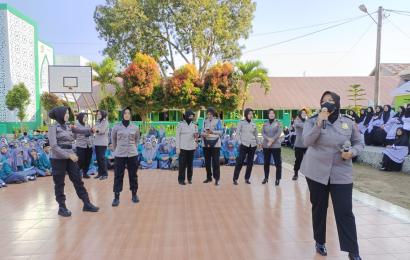 Polwan Polres Rejang Lebong Penyuluhan Hukum di Sekolah
