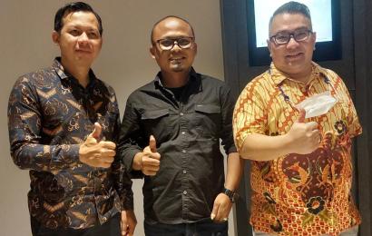 GM Bengkulutoday.com bersama GM Mercure Herman dan Mantan GM Mercure Paulus