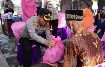 Kapolres Mukomuko Polda Bengkulu AKBP Nuswanto SH S.IK MH Kunjungi Polsek Teramang Jaya dan Bagikan Bantuan