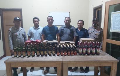 Polsek PUT mengamankan puluhan botol Miras