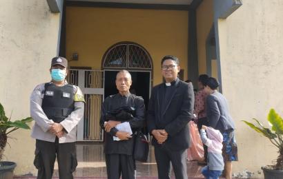 Ciptakan Rasa Aman Dalam Beribadah, Bhabinkamtibmas Polsek Kota Curup Lakukan Pam Gereja