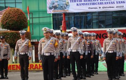 Kapolres memimpin apel