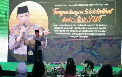 Kapolri Jenderal Listyo Sigit Prabowo menghadiri kegiatan peringatan Maulid Nabi Muhammad SAW 1444 Hijriah