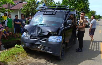 Lakalantas di BS, Grand Max Tabrak Suzuki Spin