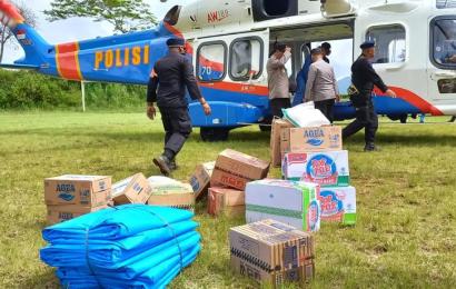 Polri Kembali Mengirimkan Bantuan Kebutuhan Bagi Para Korban Pengungsian Gempa Cianjur
