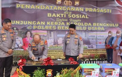Kapolda Bengkulu Irjen Pol Drs Agung Wicaksono M.Si saat meresmikan Gedung Klinik Medika dan Bansos di Bengkulu Utara