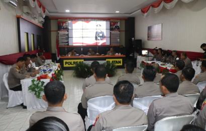  Kapolda Bengkulu Irjen Pol. Drs. Agung Wicaksono, M.Si didampingi Ketua Bhayangkari Daerah Bengkulu beserta rombongan melaksanakan kunjungan kerja di Polres Bengkulu Selatan
