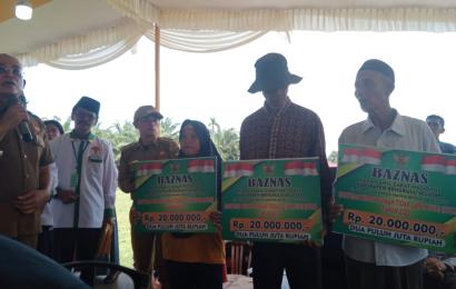 Baznas Kabupaten Bengkulu Selatan Salurkan Bantuan Rutilahu Kepada Warga Miskin