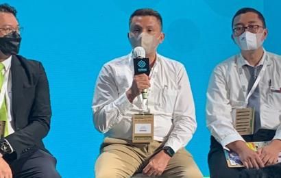 Sales Manager Tongtai’s Intelligent Manufacturing Solution Indonesia Representative, Dapi Gadapi (tengah) saat memberikan presentasi dalam acara seminar Taiwan Smart Manufacturing at Manufacturing Indonesia 2022.