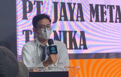 Sales Engineer PT Jaya Metal Teknika (JMT), Iqbal F. Iman saat memberikan presentasi dalam rangkaian seminar Taiwan Smart Manufacturing at Manufacturing Indonesia 2022.