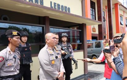 Kapolres Rejang Lebong AKBP Tonny Kurniawan saat memberikan keterangan kepada wartawan