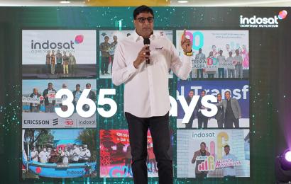 Indosat Ooredoo Hutchison (IOH) merayakan 365 hari pascamergernya pada hari ini. Sejak resmi beroperasi pada 4 Januari 2022, IOH lahir dengan tujuan lebih besar yaitu menghubungkan dan meberdayakan masyarakat Indonesia dengan mempercepat transformasi digital bangsa. Selama kurun waktu tersebut, IOH terus membuktikan diri menjadi pendukung utama pertumbuhan tren industri telekomunikasi dan PDB Indonesia.  President Director and CEO Indosat Ooredoo Hutchison, Vikram Sinha, mengatakan “365 hari telah kami lalu
