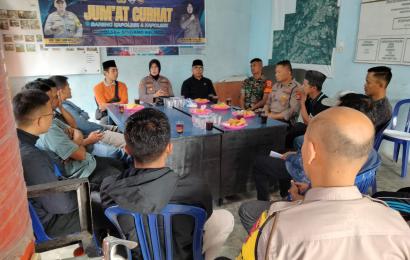 Polsek Sindang Kelingi Jumat Curhat Bersama Masyarakat Beringin Tiga 