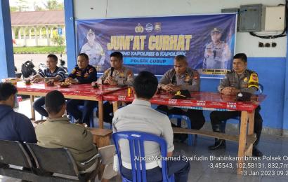 Jumat Curhat Bersama Masayrakat, Polsek Curup Bagikan Hot Line Lapor Pak Kapolres dan Lapor Pak Kapolsek