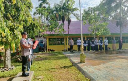 Pembina Upacara, Kapolsek Pagar Jati Imbau Siswa Sekolah Hindari Narkoba