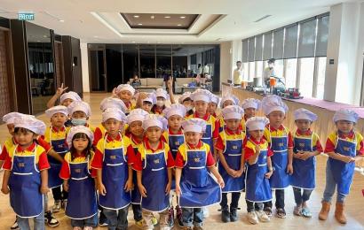 kuti Keseruan Kreativitas Anak-anak Membuat dan Menghias Donat di Hotel Santika Bengkulu