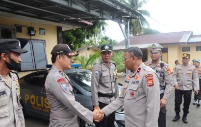 Kunjungi Polsek Napal Putih, Wakapolda Bengkulu Minta Jangan Ada Tindakan Yang menciptakan Opini Negatif Bagi Polri