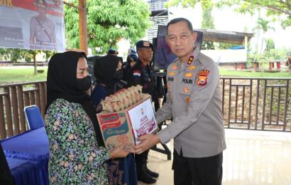 Peduli Anggota Brimob Terdampak Banjir, Kapolda Bengkulu Berikan Bantuan Sembako