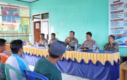 Jumat Curhat Kapolres Lebong, Bahas Stunting, Tilang Sampai Urusan Hutang Warga