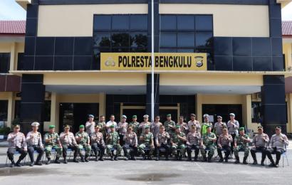Kapolresta dan Dandim 0407 Pimpin Apel Perdana di Mapolresta Bengkulu