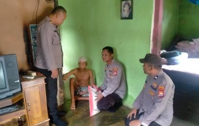 Polsek Mukomuko Selatan Salurkan Bantuan Beras Kepada Warga Kurang Mampu di 35 Desa