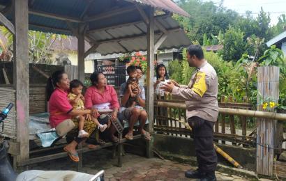 Bhabinkamtibmas Polres Kepahiang Imbau Masyarakat Segera Laporkan dan Berikan Pemahaman Kepada Anak Untuk Tidak Percaya Orang Baru Dikenal