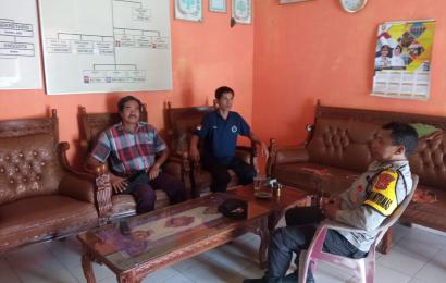 Minimalisir Gangguan Kamtibmas, Bhabinkamtibmas Polsek Kotapadang Sambangi Tokoh Masyarakat 