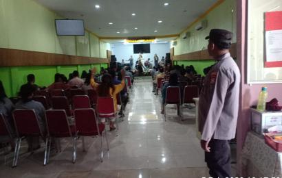 Polsek Jajaran Polres Bengkulu Selatan Lakukan Pengamanan Ibadah Umat Nasrani