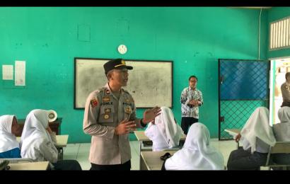 Kapolsek Padang Ulak Tanding Sosialisasi dan Sampaikan Imbauan Kamtibmas di SMK 5 Rejang Lebong